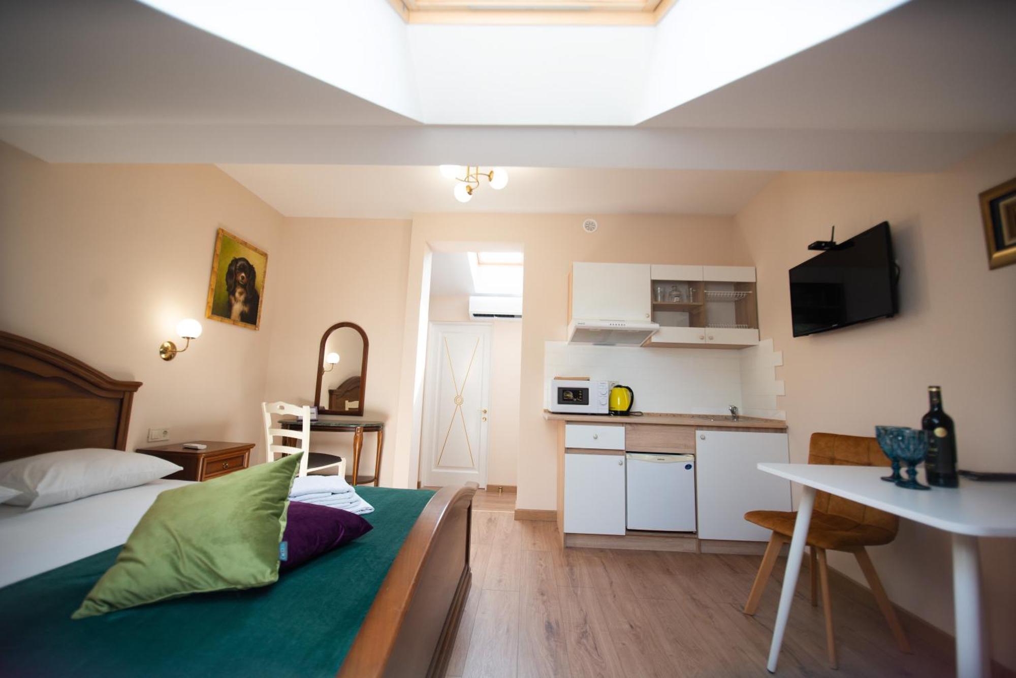 Apart Yaroslava Osmomysla 9 Square - City Center Lvov Pokoj fotografie