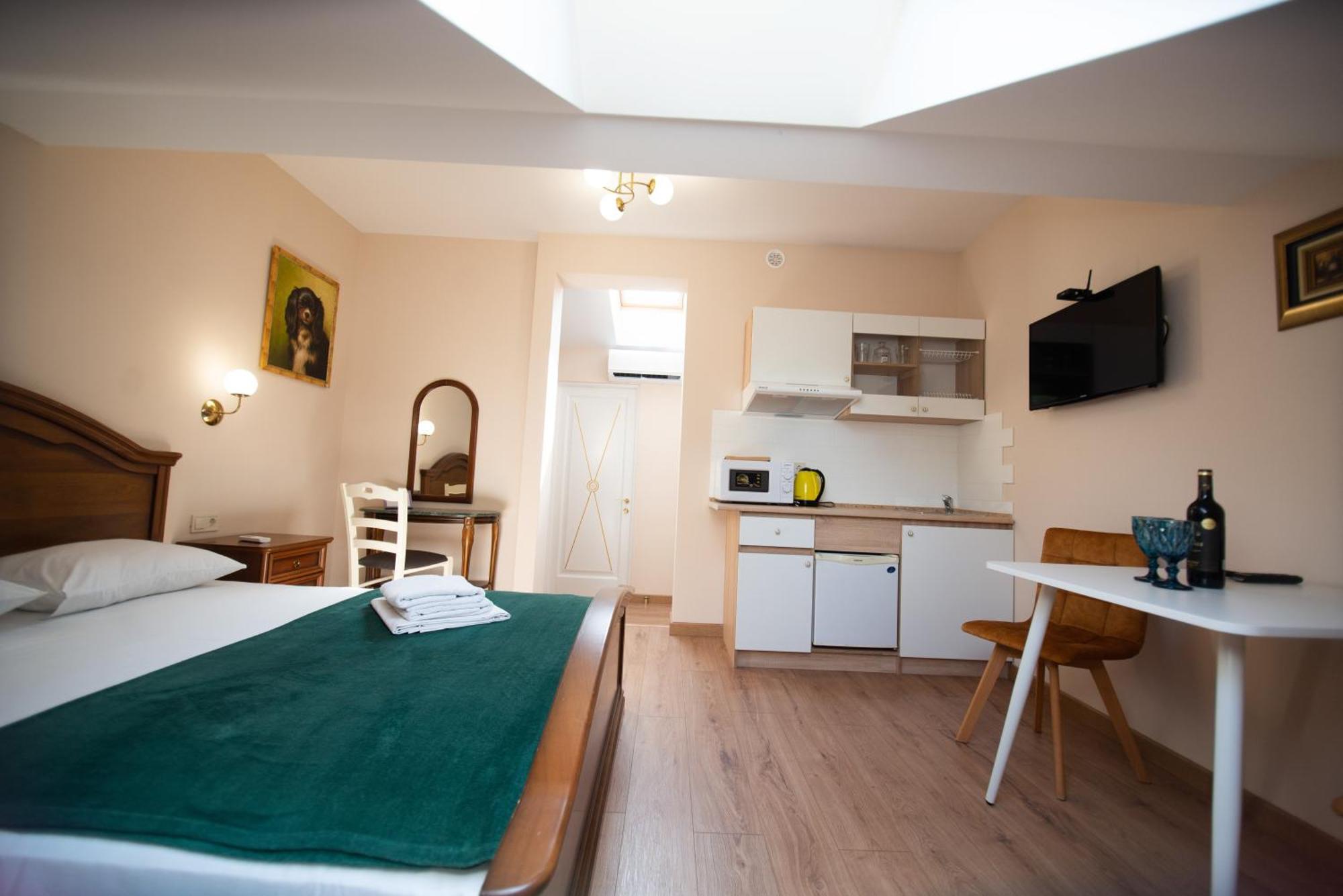 Apart Yaroslava Osmomysla 9 Square - City Center Lvov Pokoj fotografie